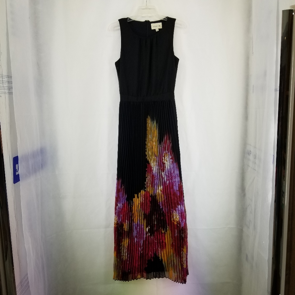 SABINE Sleeveless Black Pleated Floral Maxi Dress